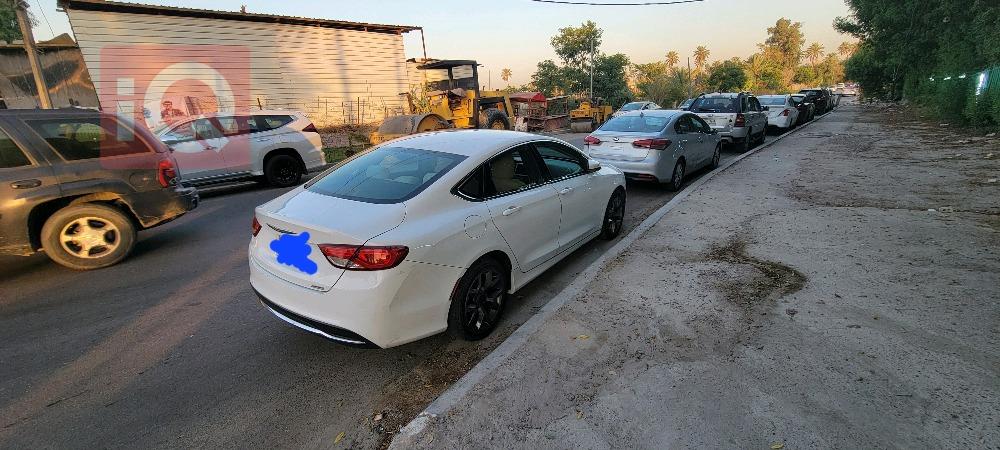 كرايسلر 200